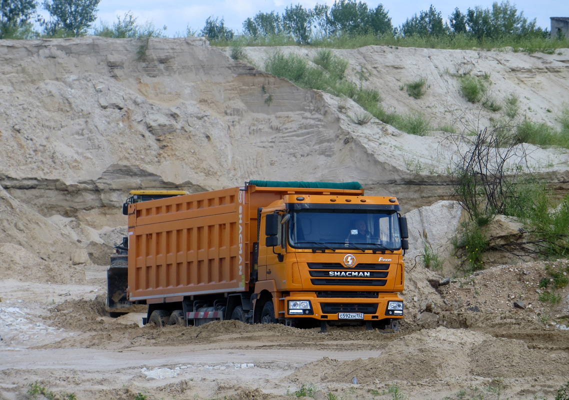 Нижегородская область, № С 592 ХН 152 — Shaanxi Shacman F3000 SX331x