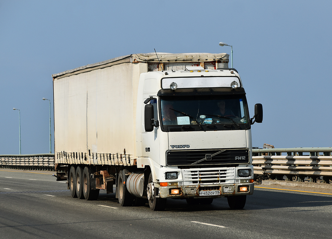 Пермский край, № Р 452 ОУ 59 — Volvo ('1993) FH12.420