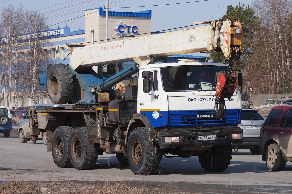 Ханты-Мансийский автоном.округ, № Р 635 АВ 186 — КамАЗ-43118-15 [43118R]