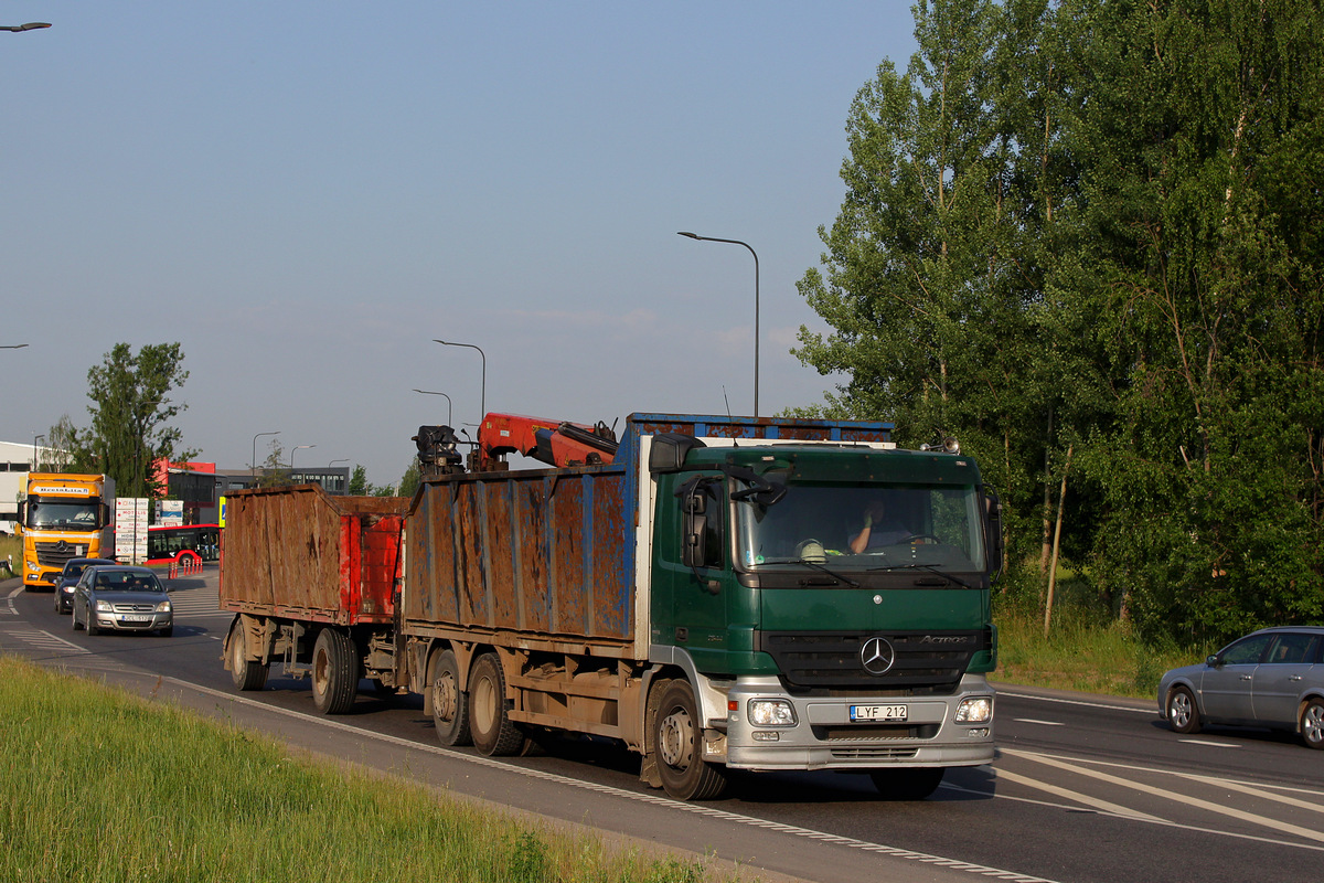 Литва, № LYF 212 — Mercedes-Benz Actros ('2003) 2544