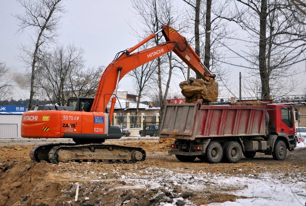 Москва, № 5570 АУ 77 — Hitachi ZX240 (общая модель)