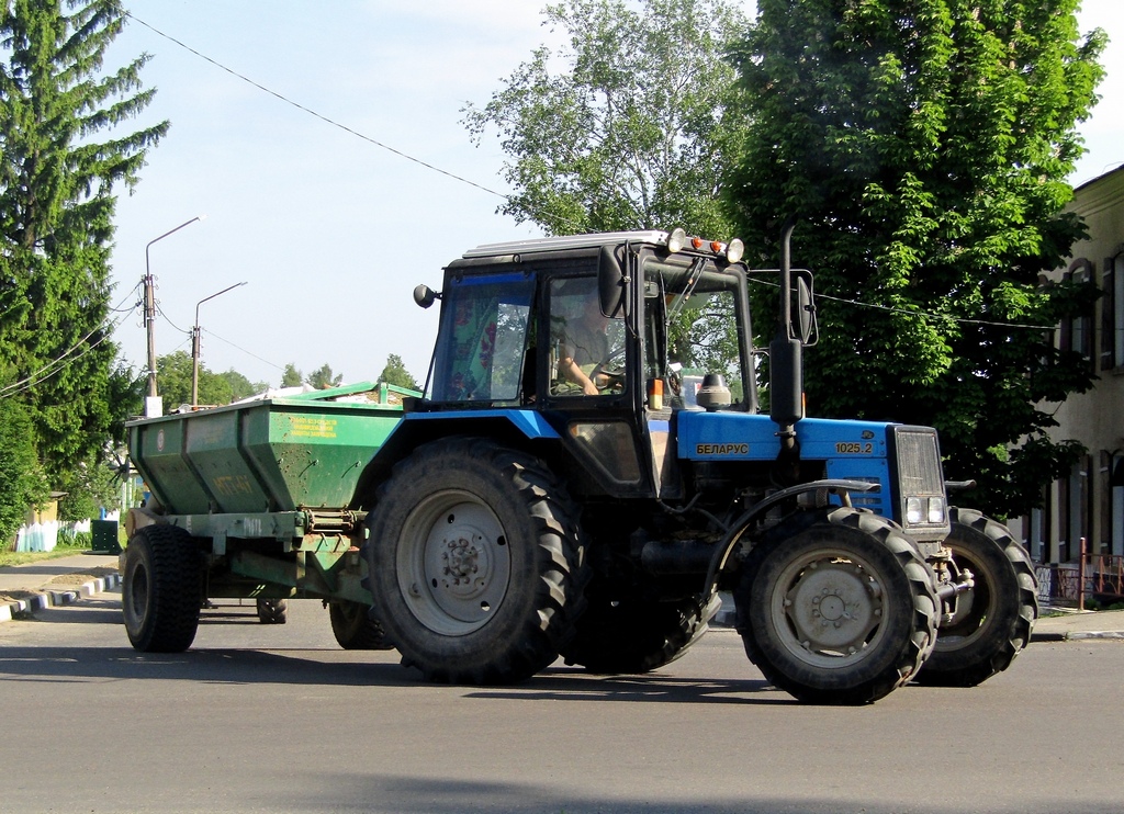 Могилёвская область, № 1488 — Беларус-1025.2; Прицепы сельскохозяйственные — Разбрасыватели твёрдых удобрений (общая)