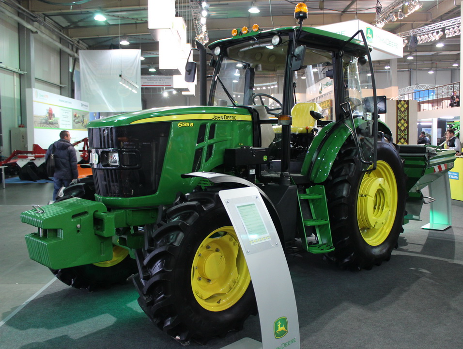 Киевская область, № (UA10) Б/Н СТ 0015 — John Deere 6135B