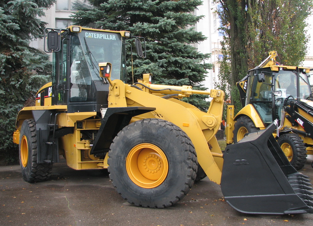 Киев, № (UA11) Б/Н СТ 0043 — Caterpillar (общая модель)