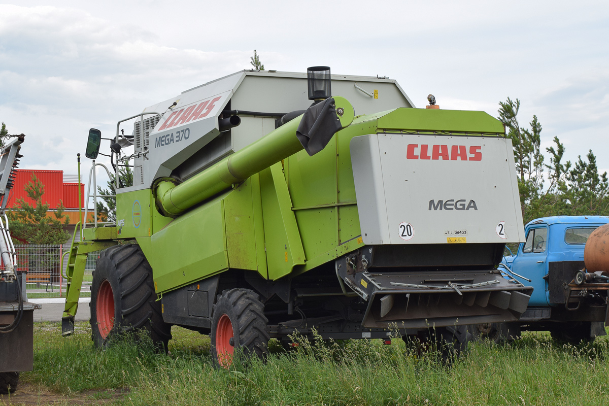 Алтайский край, № 7504 МТ 22 — Claas Mega 370