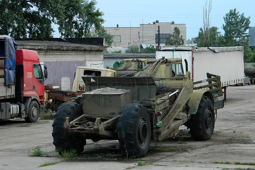 Харьковская область, № (UA21) Б/Н 0002 — МоАЗ-546П; Прицепы дорожные — Скреперы прицепные (общая)