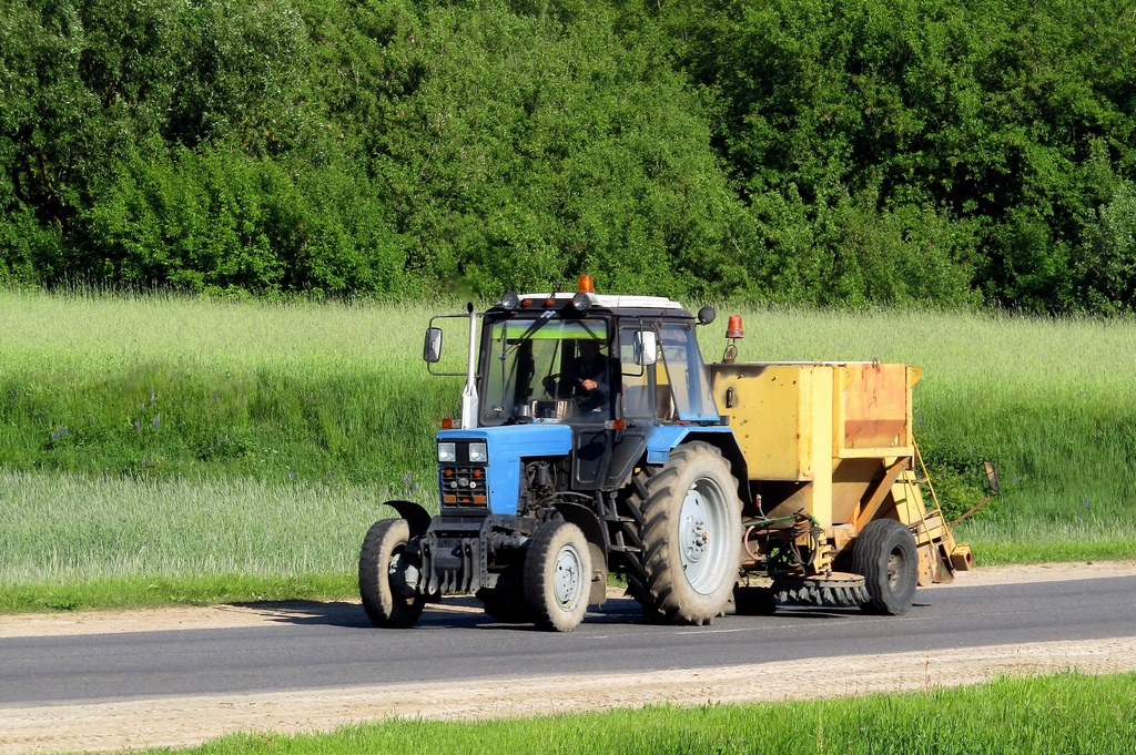 Могилёвская область, № ТА-6 8976 — Беларус-82.1; Прицепы дорожные — Прицепы дорожные (общая)