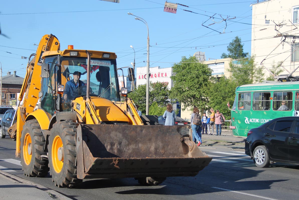 Удмуртия, № 0007 УС 18 — JCB 4CX