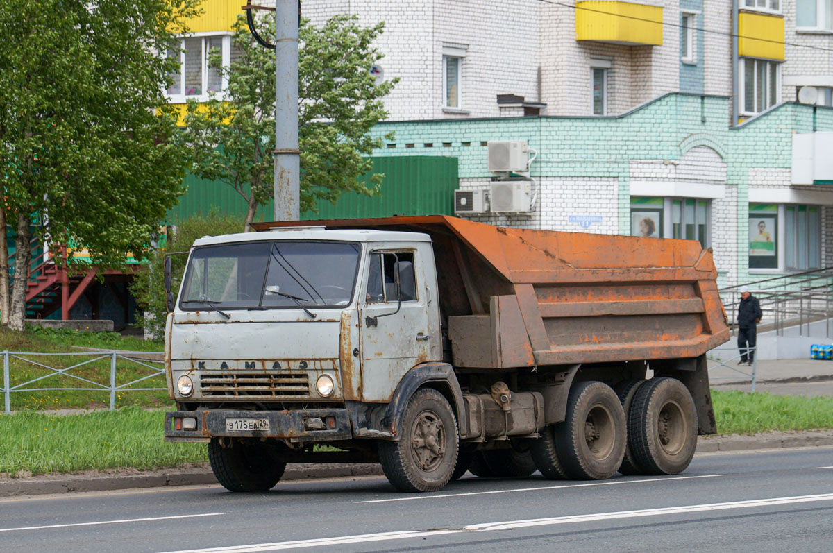 Архангельская область, № В 175 ЕА 29 — КамАЗ-55111 [551110]