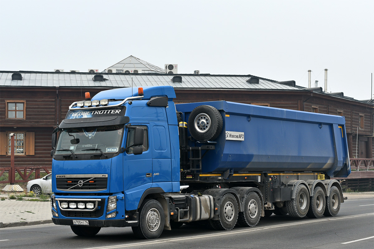 Саха (Якутия), № В 700 КС 14 — Volvo ('2008) FH.440 [X9P]; Саха (Якутия), № АЕ 1380 14 — НовосибАРЗ (общая модель)