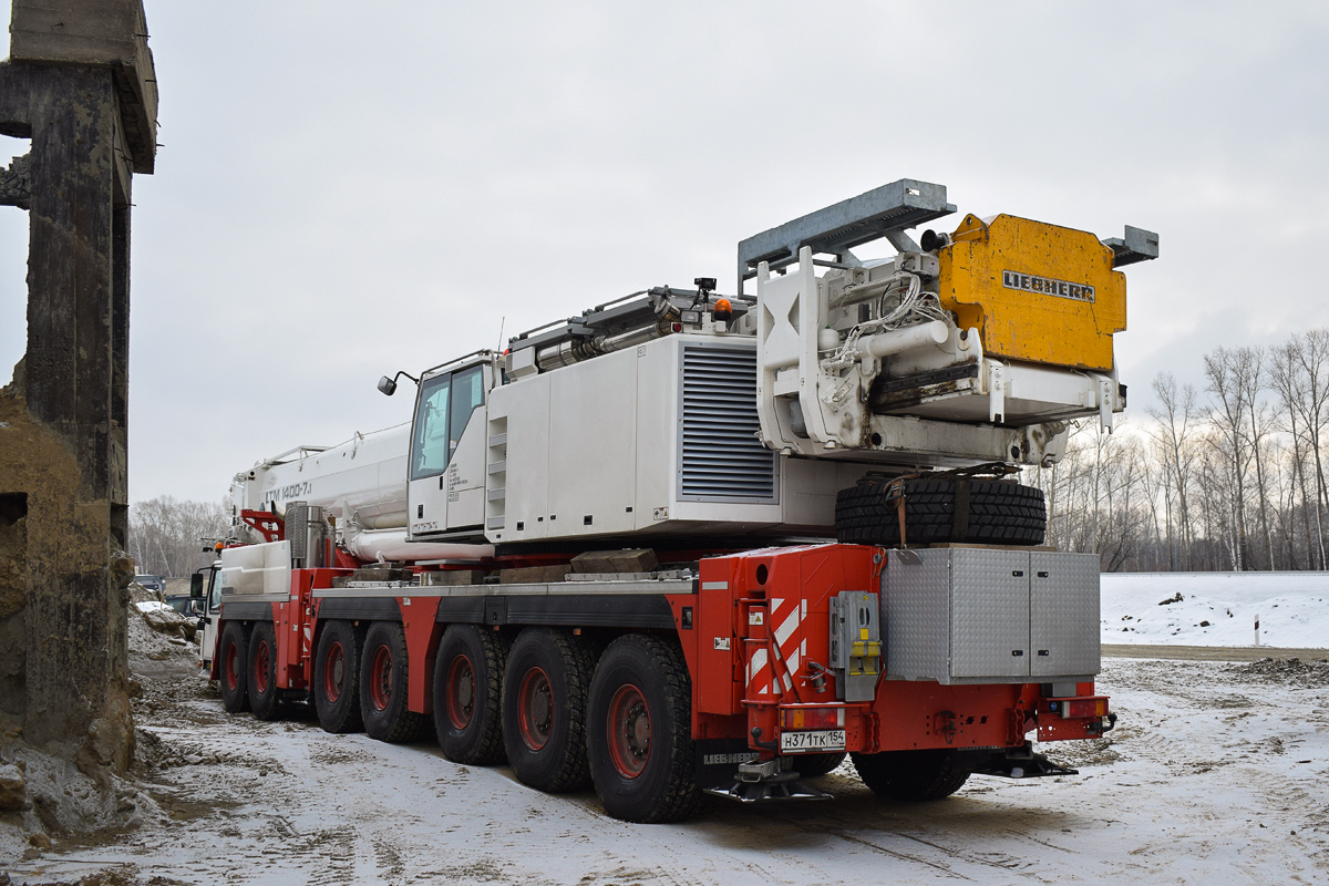 Новосибирская область, № Н 371 ТК 154 — Liebherr (общая модель)