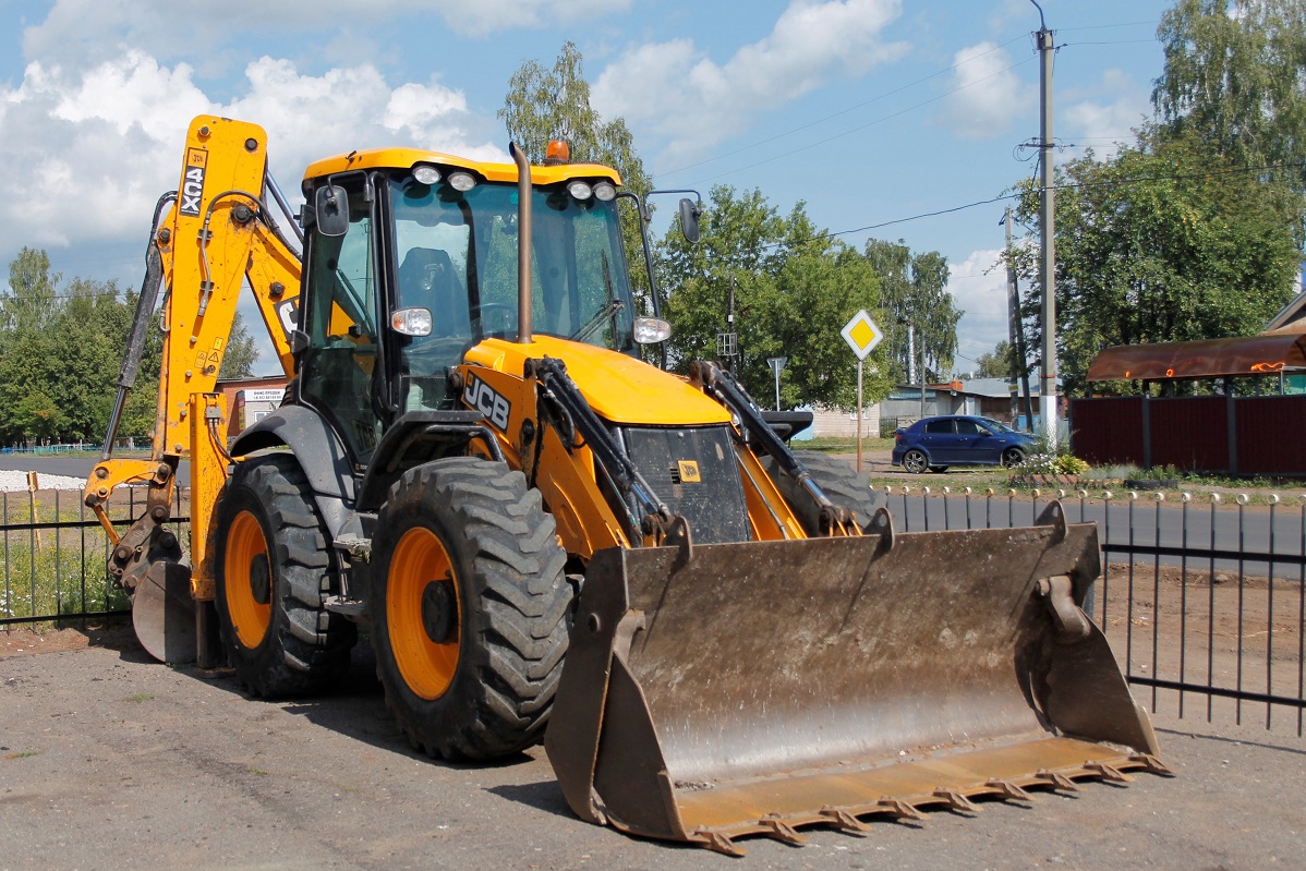 Удмуртия, № 5541 УС 18 — JCB 4CX