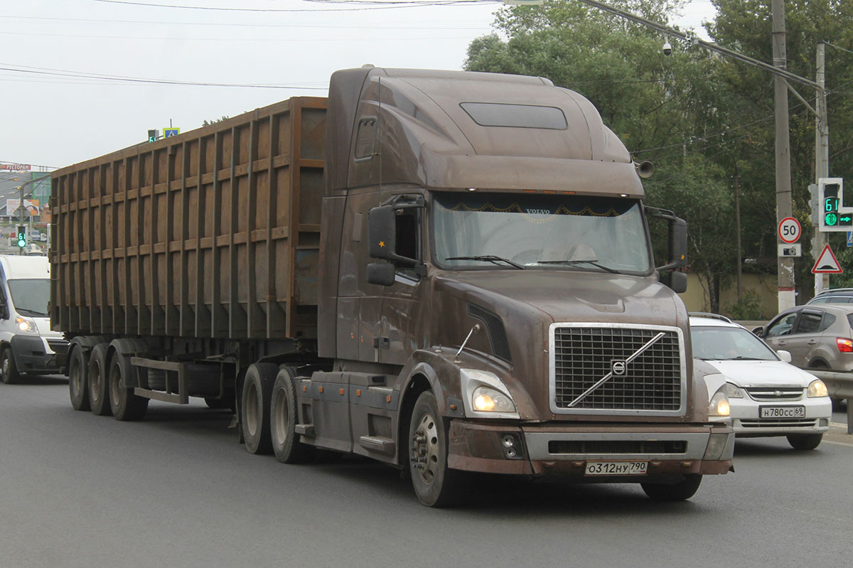 Московская область, № О 312 НУ 790 — Volvo VNL670