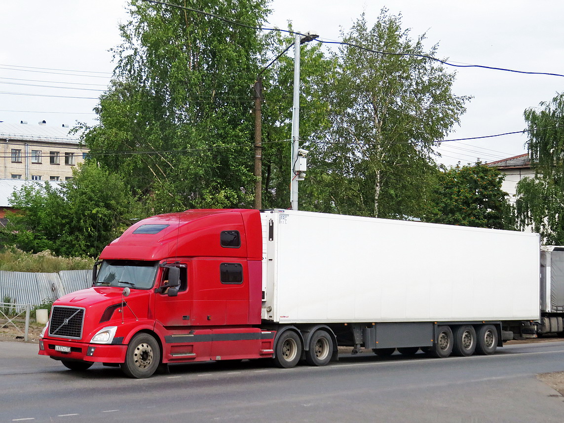 Вологодская область, № Е 837 УС 35 — Volvo VNL780