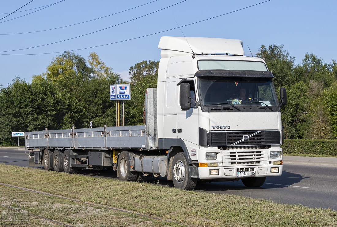 Алматинская область, № 911 EXB 05 — Volvo ('1993) FH12.420; Алматинская область, № 99 MMA 05 — Schmitz Cargobull S.PR (общая модель)