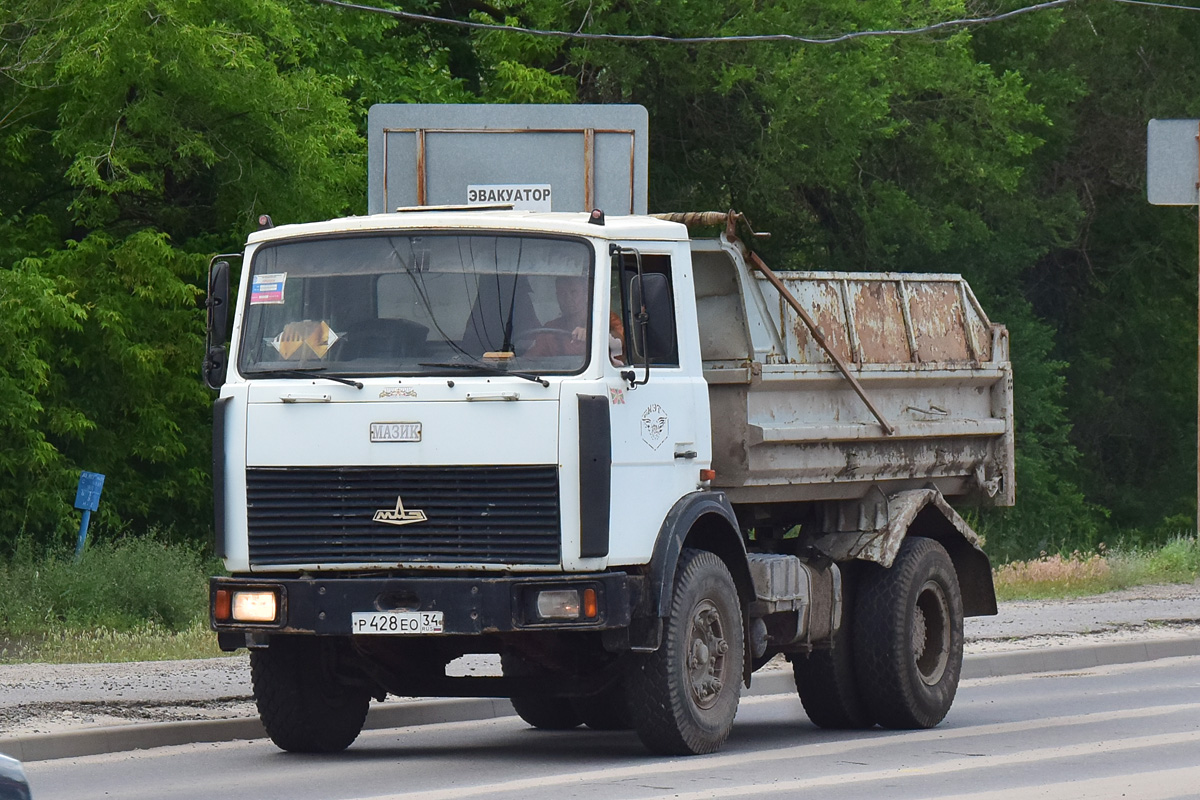 Волгоградская область, № 132 — МАЗ-555102