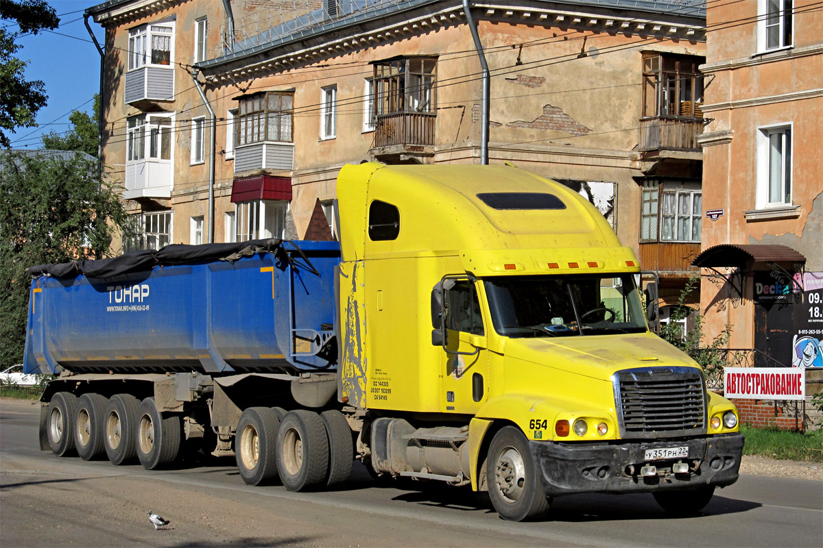 Алтайский край, № У 351 РН 22 — Freightliner Century Class