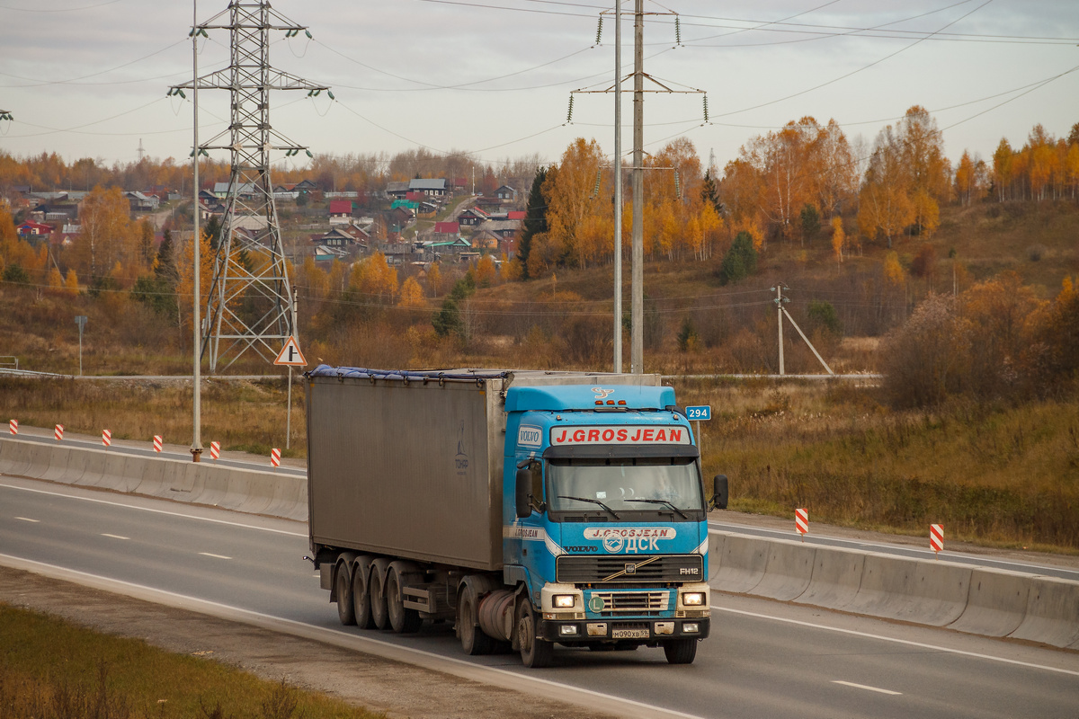 Пермский край, № М 090 ХВ 59 — Volvo ('1993) FH12.420