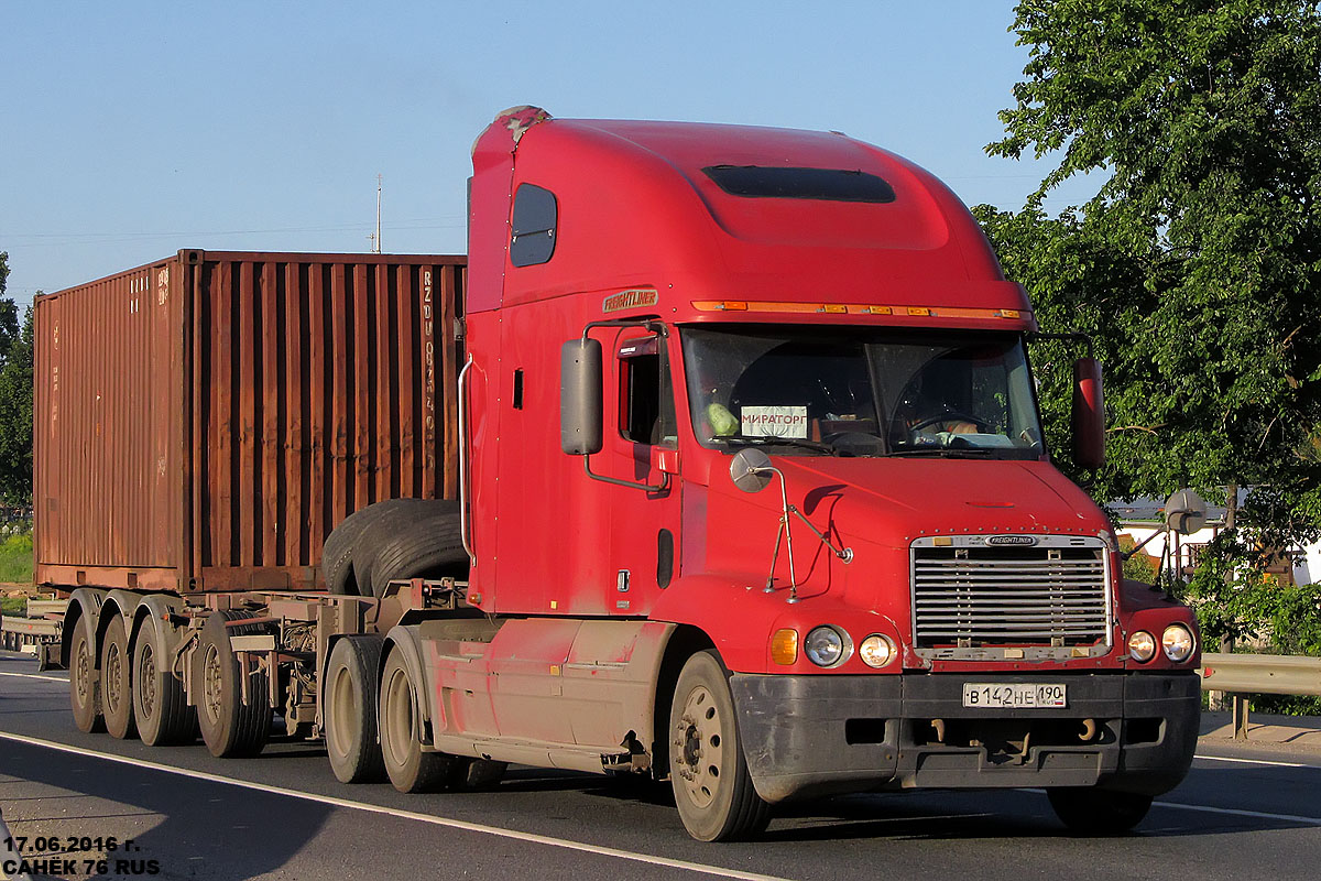 Московская область, № В 142 НЕ 190 — Freightliner Century Class