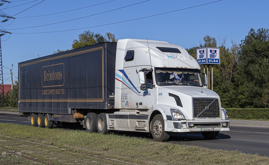 Костанайская область, № 762 BWA 10 — Volvo VNL670; Костанайская область, № 33 AYA 10 —  Модель неизвестна