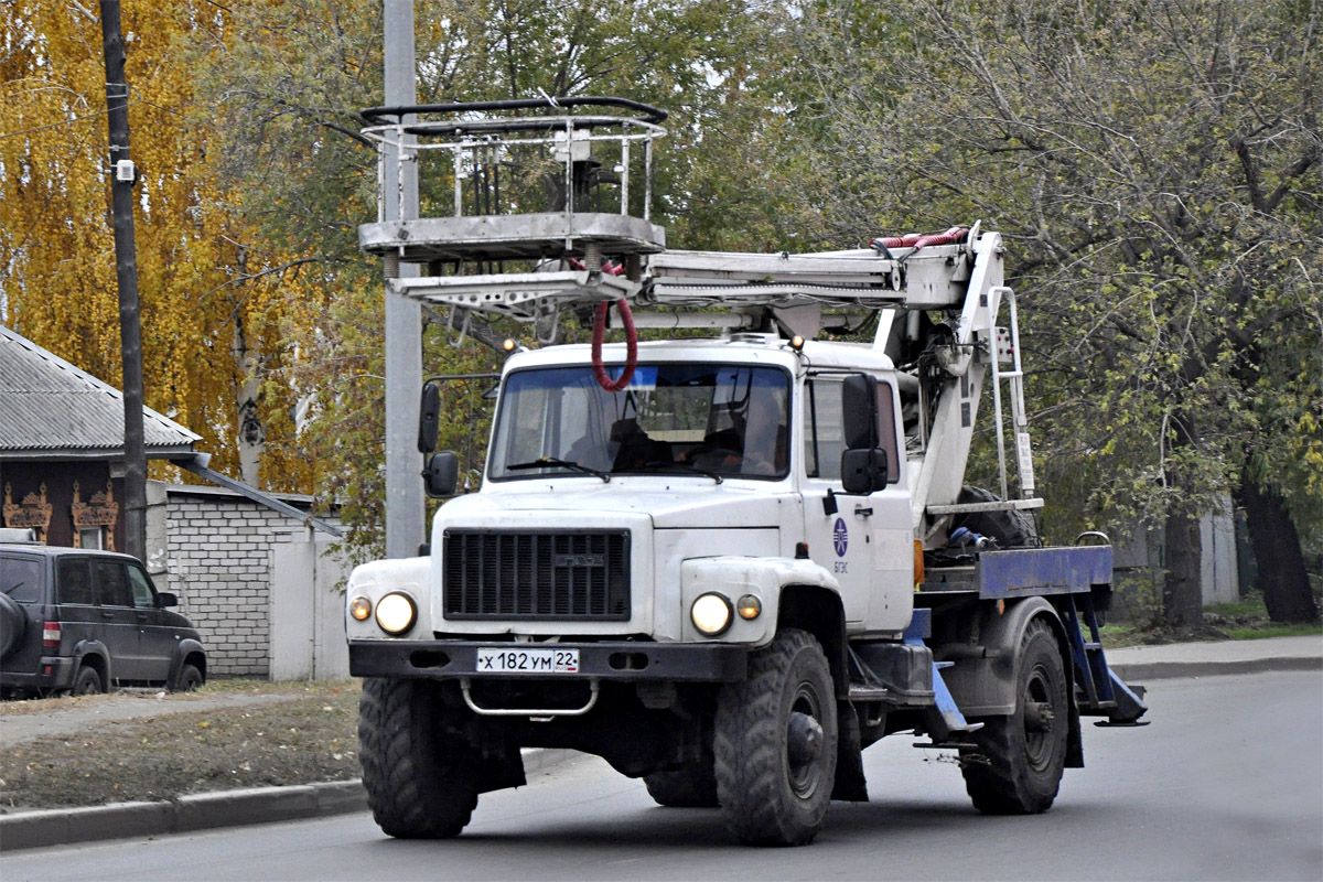 Алтайский край, № Х 182 УМ 22 — ГАЗ-33081 «Садко»