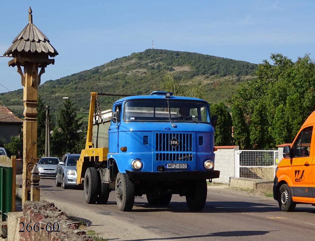 Венгрия, № MPZ-950 — IFA W50LA/K, LA/Z; Венгрия — Сбор винограда в Венгрии