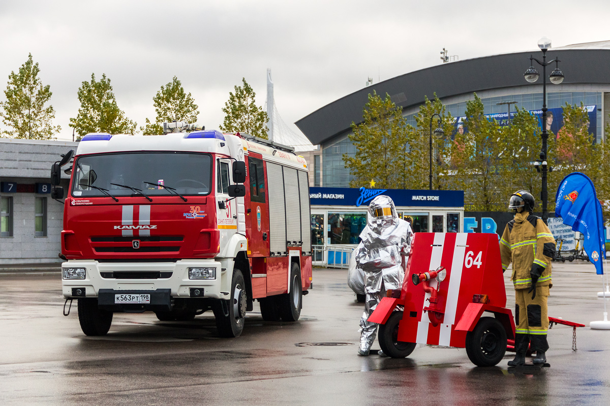 Санкт-Петербург, № К 563 РТ 198 — КамАЗ-43265-5H; Санкт-Петербург, № ВР 1098 78 — 8850-0000010 [885000]; Санкт-Петербург — Финал соревнований по скоростному маневрированию на пожарных автомобилях "Трасса-01", 23.10.2021