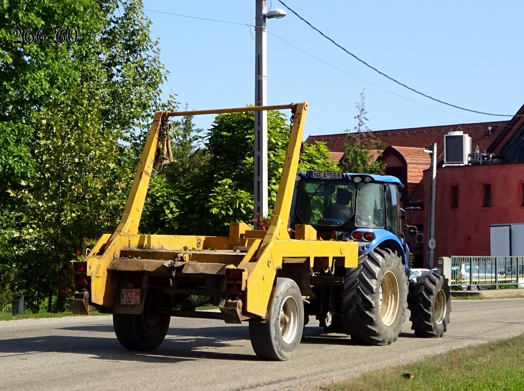 Венгрия, № YLW-075 — Agrováz (общая модель); Венгрия, № NEA-568 — New Holland (общая модель); Венгрия — Сбор винограда в Венгрии