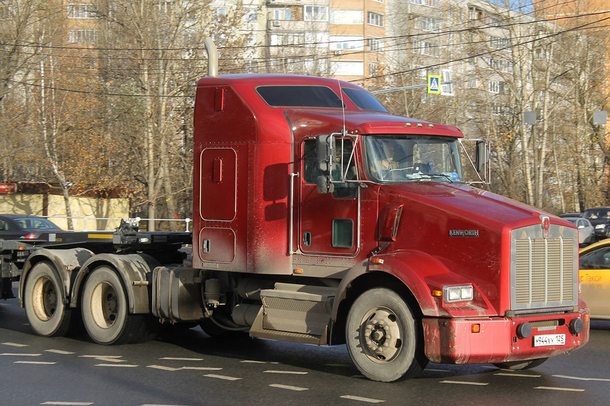 Приморский край, № М 944 ХУ 125 — Kenworth T800