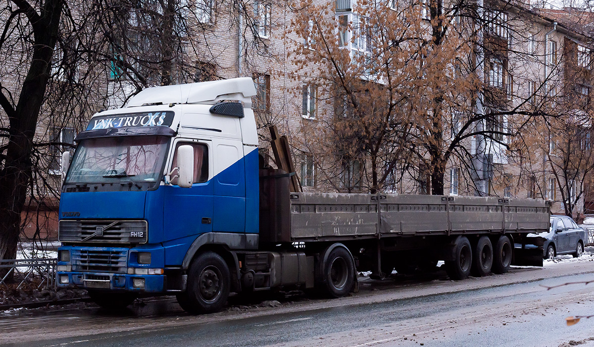 Оренбургская область, № О 647 НР 56 — Volvo ('1993) FH12.420