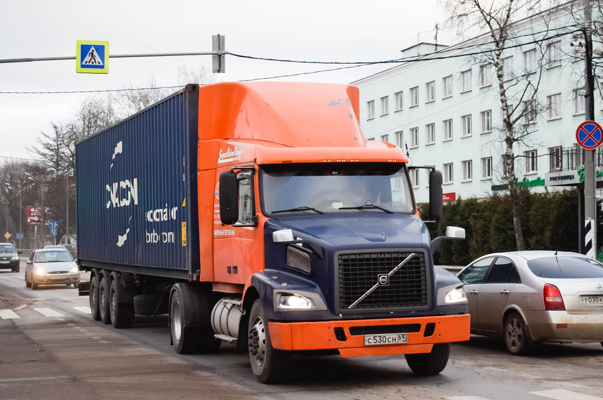 Тверская область, № С 530 СН 69 — Volvo VNM430