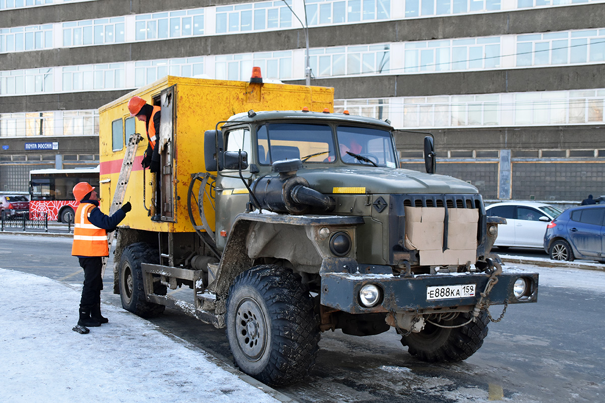 Пермский край, № Е 888 КА 159 — Урал-43206-41