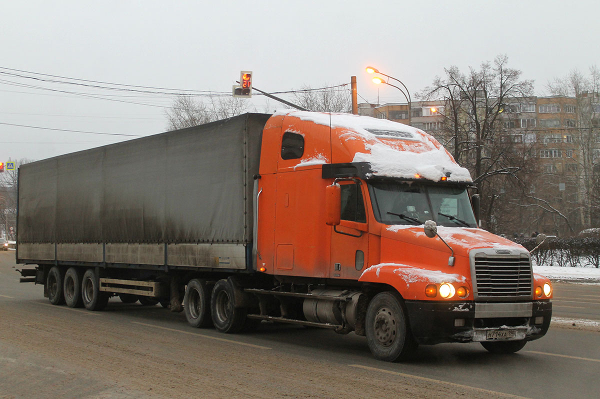 Московская область, № Н 714 ХА 190 — Freightliner Century Class