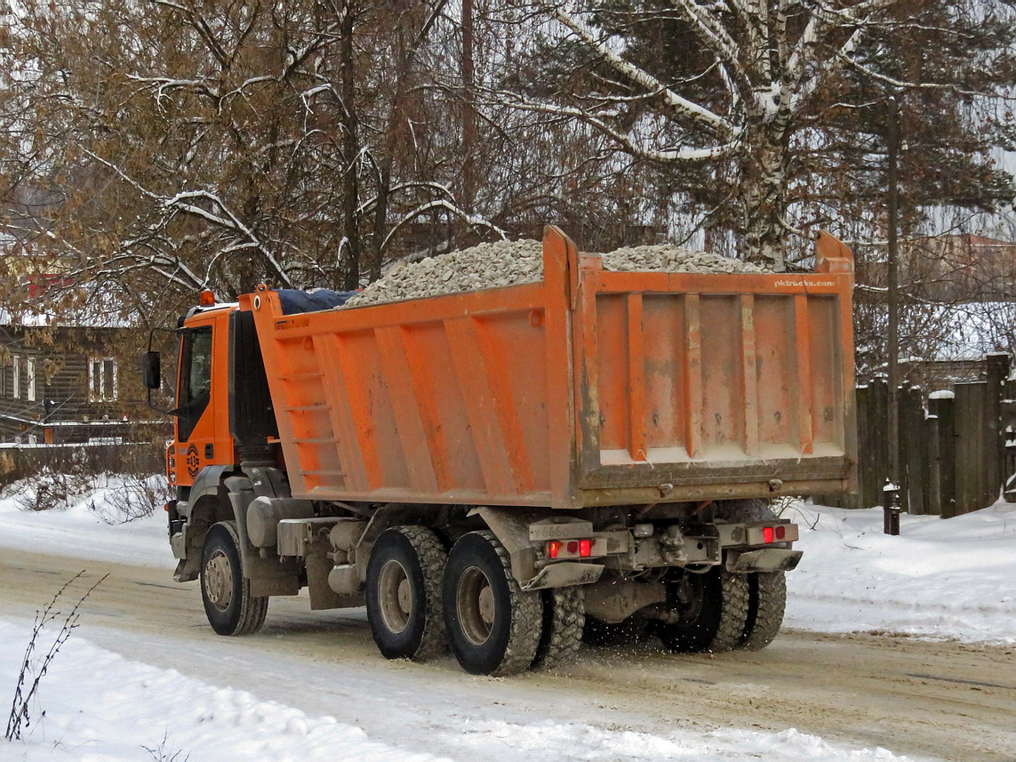 Кировская область, № У 666 ОУ 43 — IVECO Trakker ('2004)