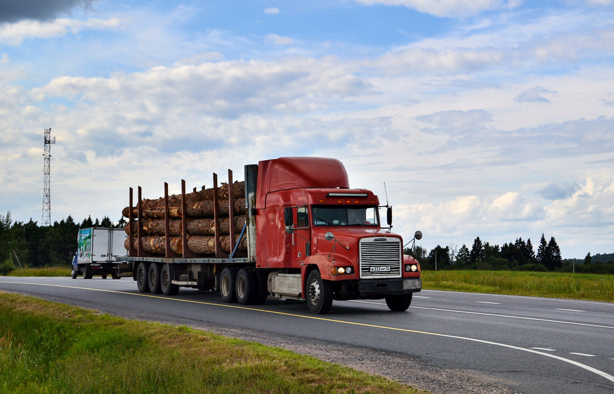 Брянская область, № В 333 НР 32 — Freightliner FLD 120