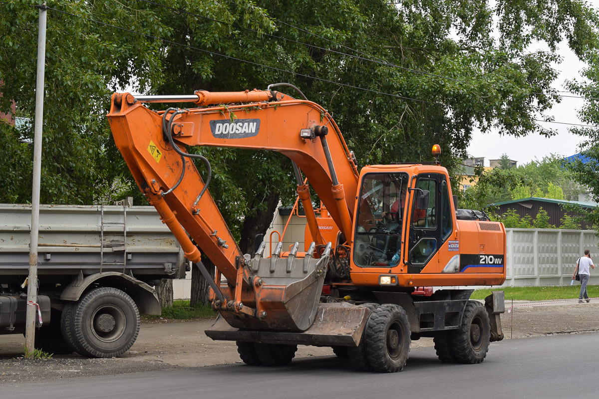 Алтайский край, № 6677 ЕА 22 — Doosan DX210W