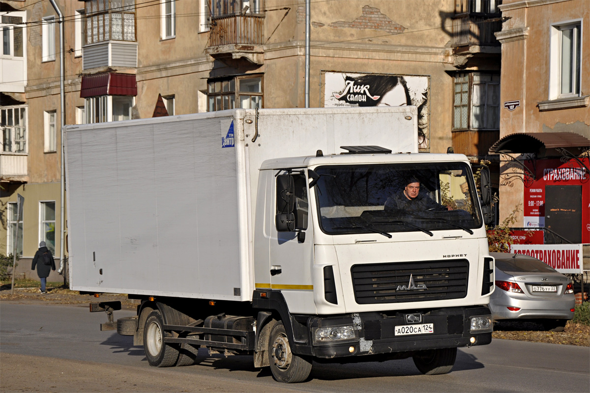 Алтайский край, № А 020 СА 124 — МАЗ-4371P2 "Зубрёнок"