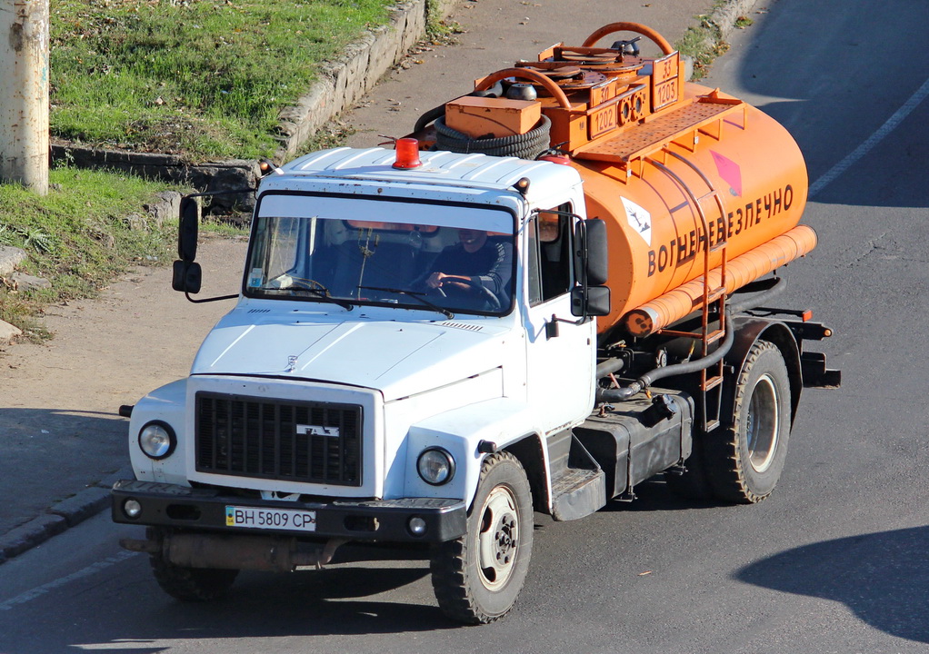 Одесская область, № ВН 5809 СР — ГАЗ-3309