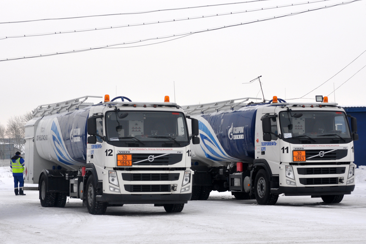 Омская область, № 12 — Volvo ('2010) FM.330 [X9P]; Омская область, № 11 — Volvo ('2010) FM.330 [X9P]