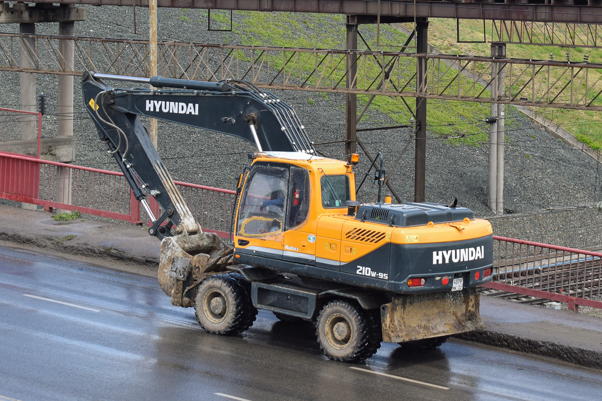 Алтайский край, № 4379 МК 22 — Hyundai R210W-9S