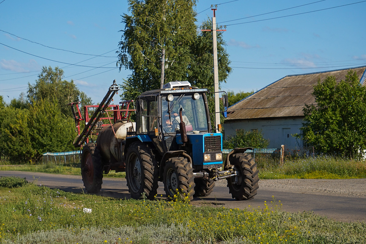 Алтайский край, № (22) Б/Н СТ 0791 — Беларус-82.1; Алтайский край — Спецтехника с нечитаемыми (неизвестными) номерами; Прицепы сельскохозяйственные — Опрыскиватели прицепные (общая)