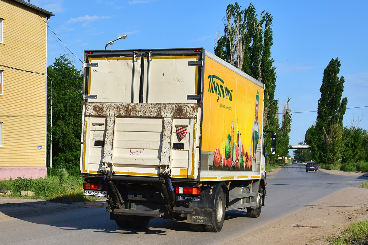 Волгоградская область, № А 668 ОЕ 134 — Mercedes-Benz Axor 1823