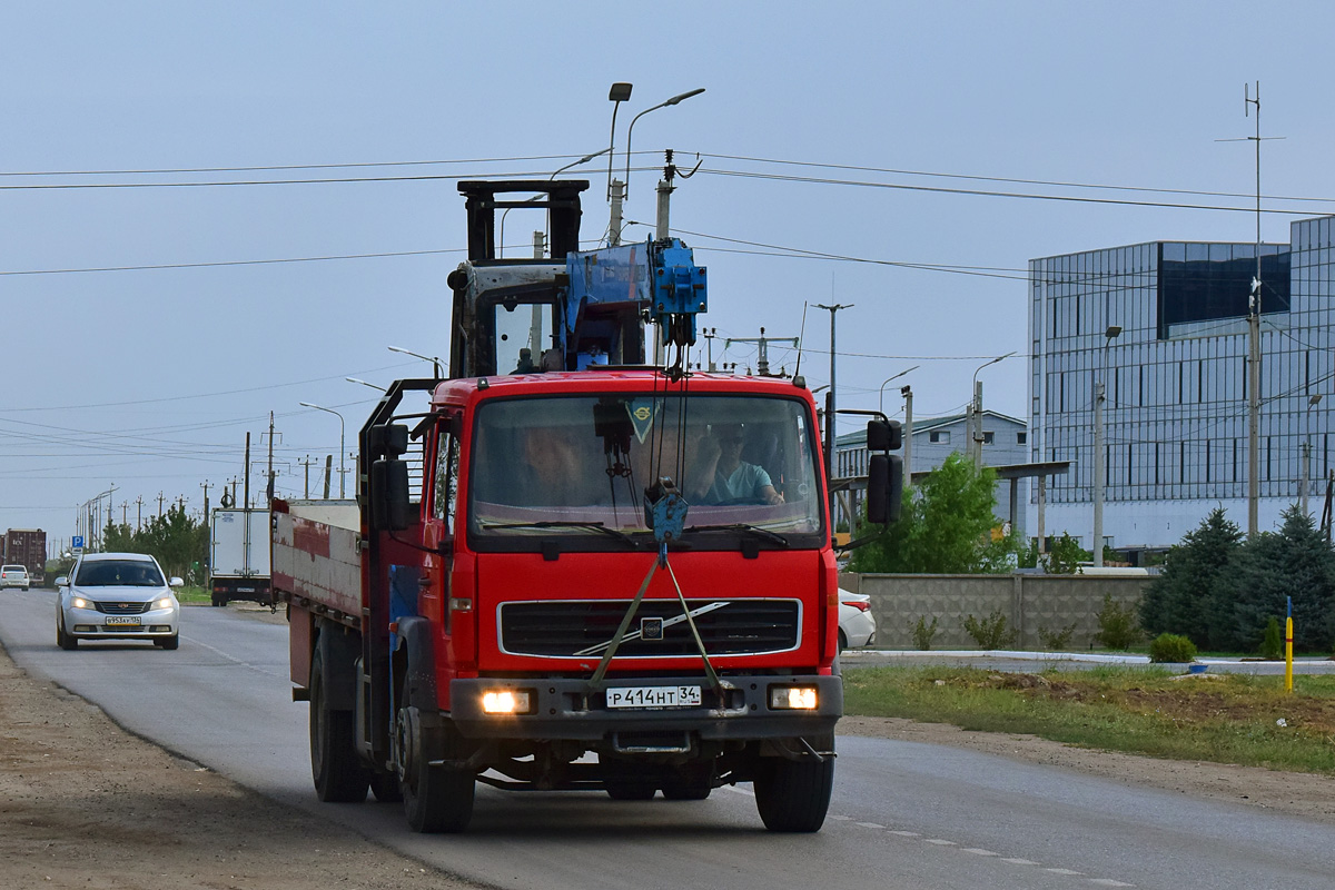 Волгоградская область, № Р 414 НТ 34 — Volvo ('2001) FL