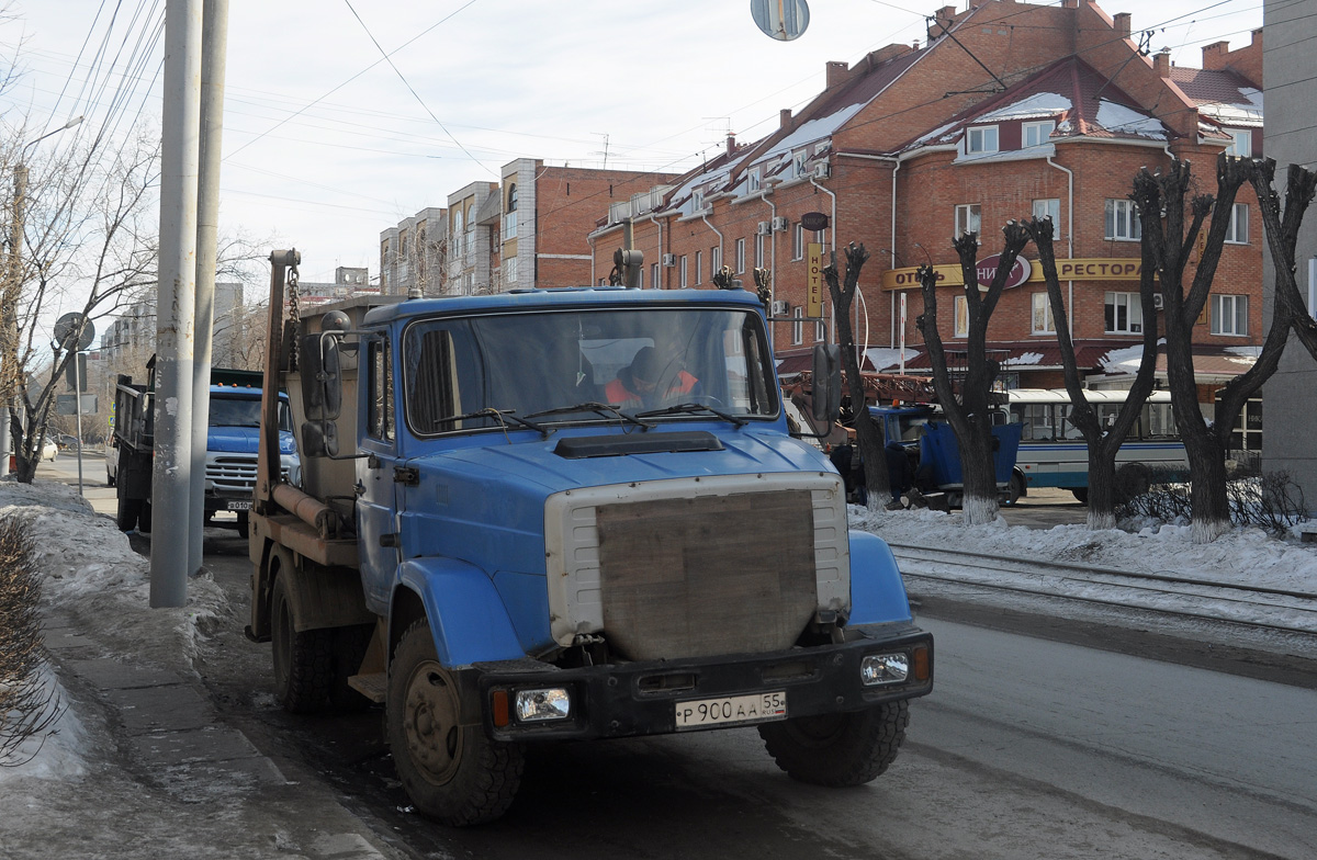 Омская область, № Р 900 АА 55 — ЗИЛ-432932