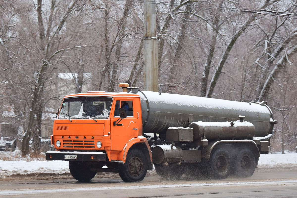 Волгоградская область, № А 021 СЕ 34 — КамАЗ-53213