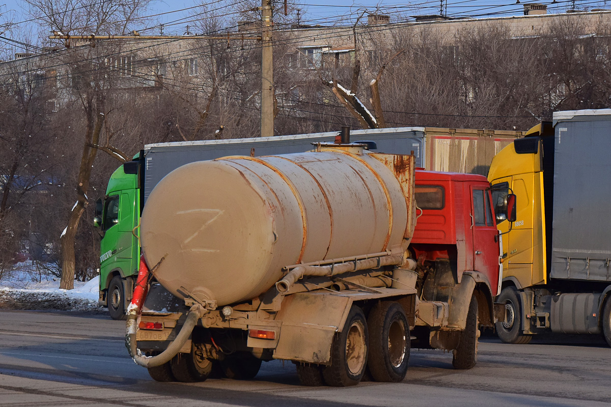 Волгоградская область, № Е 687 ОВ 134 — КамАЗ-5320