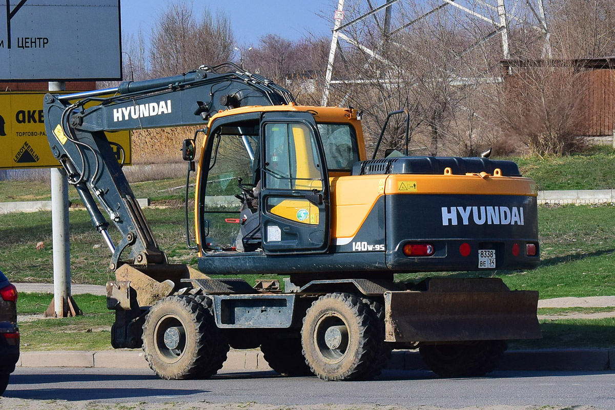 Волгоградская область, № 8338 ВЕ 34 — Hyundai R140W