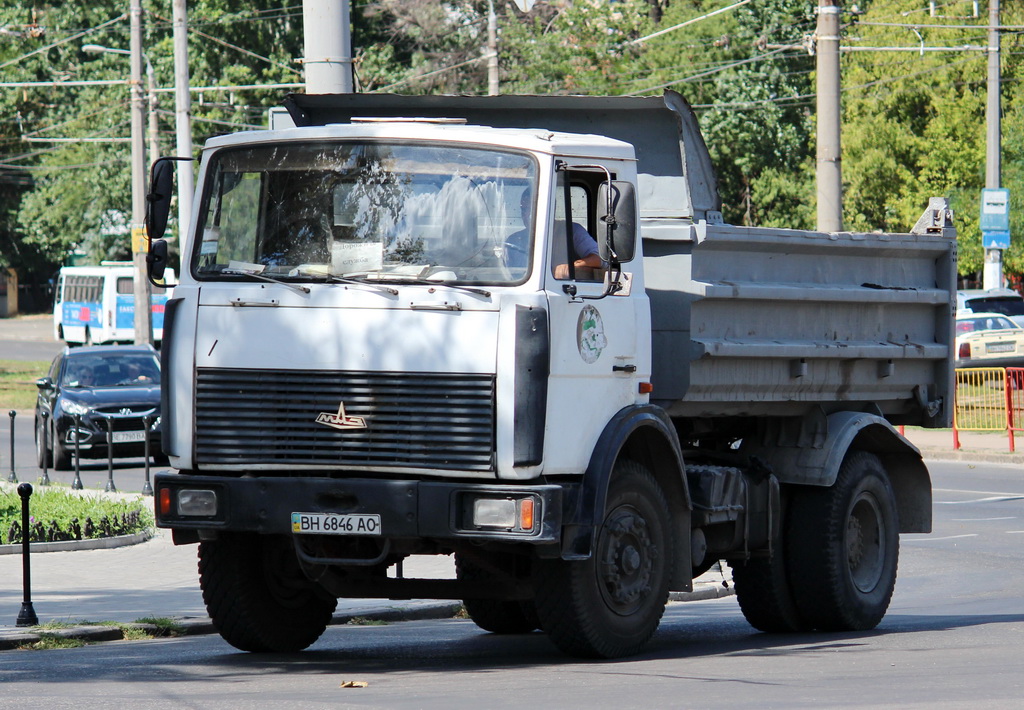 Одесская область, № ВН 6846 АО — МАЗ-555102