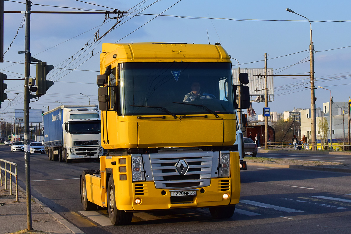 Дагестан, № Т 220 МН 05 — Renault Magnum ('2005)