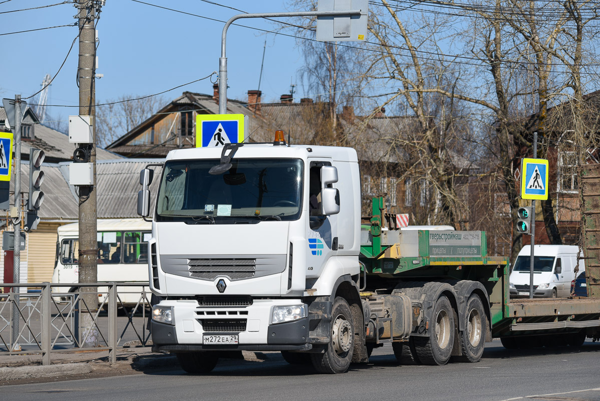 Архангельская область, № М 272 ЕА 29 — Renault Premium Lander [X9P]